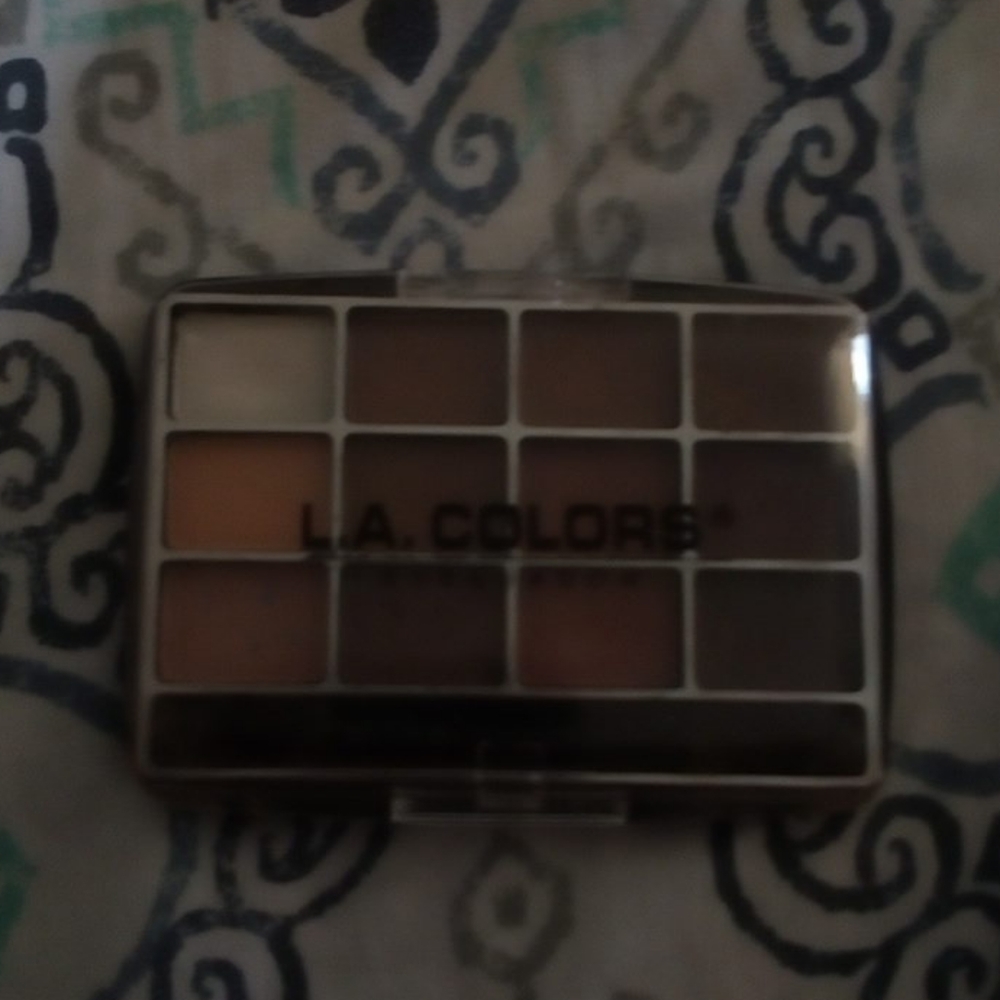 Makeup - Picture 8 of 8